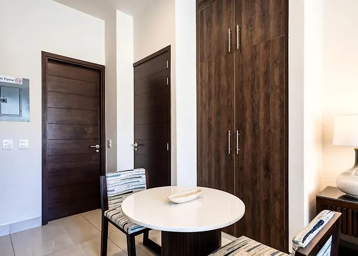 Сasa de vacaciones Exquisite With Balcony, Tv, Wifi, Heated Pool & Gym/fitness
