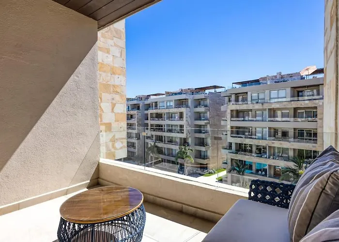 Exquisite With Balcony, Tv, Wifi, Heated Pool & Gym/fitness Сasa de vacaciones *