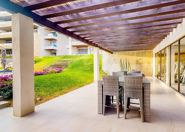 Exquisite With Balcony, Tv, Wifi, Heated Pool & Gym/fitness Сasa de vacaciones