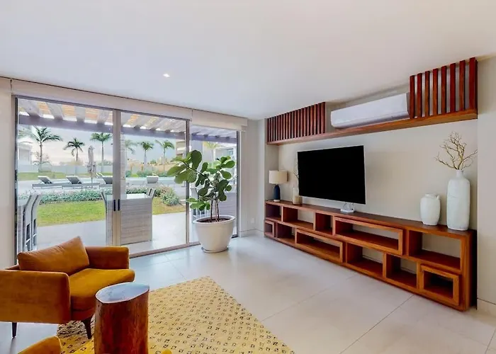 Сasa de vacaciones Exquisite With Balcony, Tv, Wifi, Heated Pool & Gym/fitness